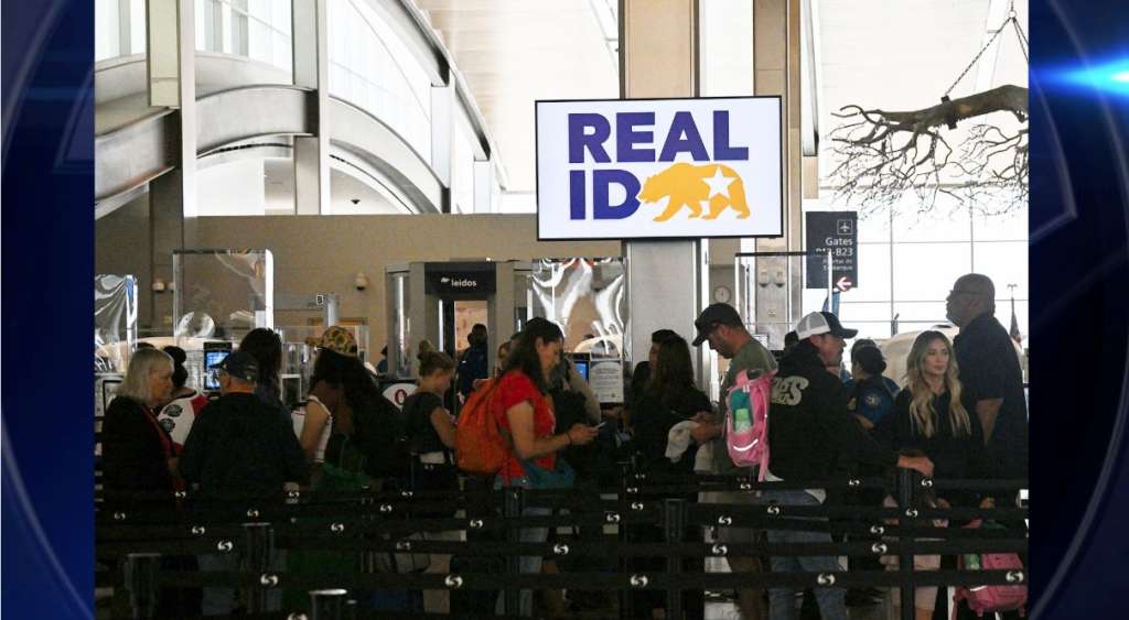 Viajantes sem um REAL ID poderiam ser cobrados em $18 pela TSA sob a regra proposta.
