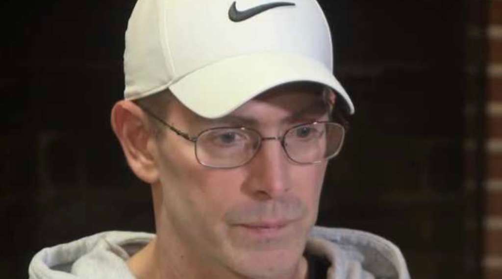 Homem da Pensilvânia com amnésia busca reconstruir a vida após ser encontrado inconsciente na Flórida.